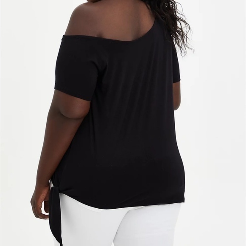 Torrid Space Jam 2 Black Off Shoulder Top Blouse Tee Size 0 or 12 - Picture 3 of 4
